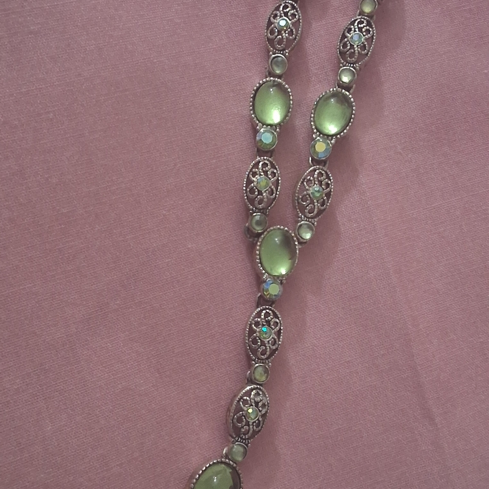 Elegant Green and Silver Women's Necklace